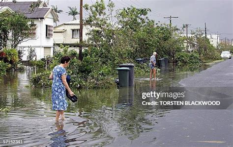 20 Cyclone Larry Hits Innisfail Stock Photos, High-Res Pictures, and ...