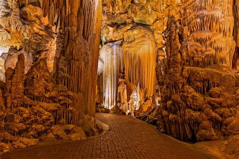 Luray Caverns by Jan Gorzynik on 500px | Luray caverns, Natural bridge ...