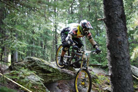 File:Mountain bike in downhill race.jpg