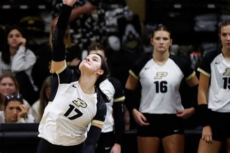 Purdue Volleyball: Boilermakers Stay Ranked 19th - Hammer and Rails