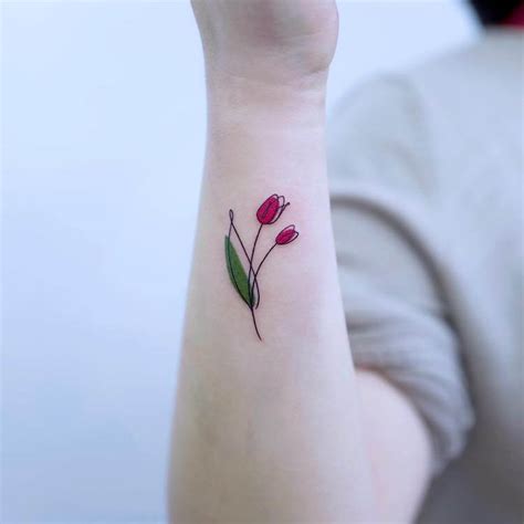 20 Beautiful Tulip Tattoo Ideas - Mom's Got the Stuff