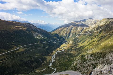 Furka Pass / Furkastrasse - World's greatest driving roads - Colcorsa