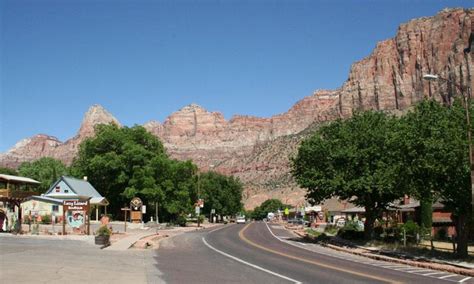 Springdale Utah Vacations & Information - AllTrips