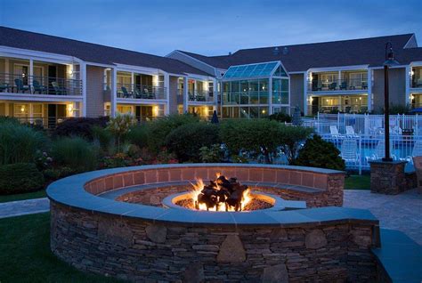 Hyannis Harbor Hotel, MA - See Discounts