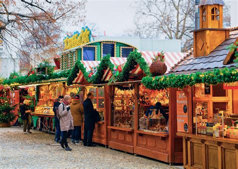 15 Festive Christmas Markets In The USA - Follow Me Away