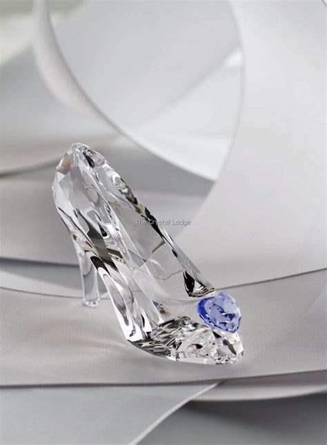 SWAROVSKI DISNEY CINDERELLA'S SLIPPER 5035515 - The Crystal Lodge ...