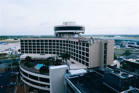 Tampa TPA Airport Terminal Hotel Editorial Stock Image - Image of delta ...