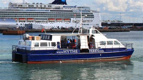 Hythe Ferry: Ferry service to continue while new owner sought - BBC News