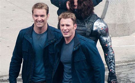 20 Pics Of Avengers & Their Stunt Doubles That'll Make You Look At Them ...