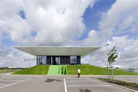 Sports Pavilion / MoederscheimMoonen Architects | ArchDaily