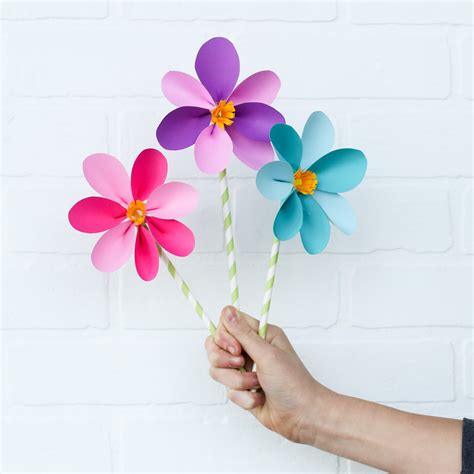 Kids Craft: Paper Flowers | Kansas Living Magazine