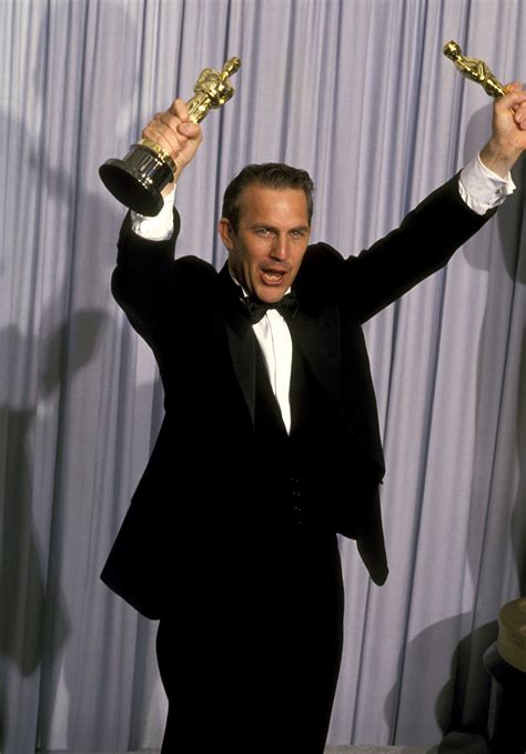 All the Fun Vintage Pictures From the Oscars Press Room | Kevin costner ...