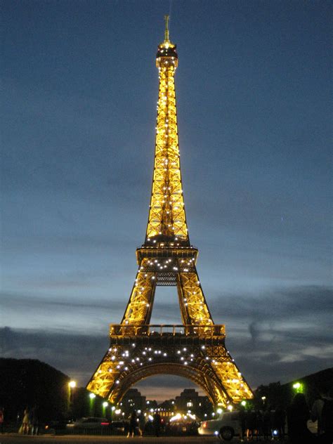 Eiffel Tower light show | Eiffel tower, Eiffel tower lights, Eiffel