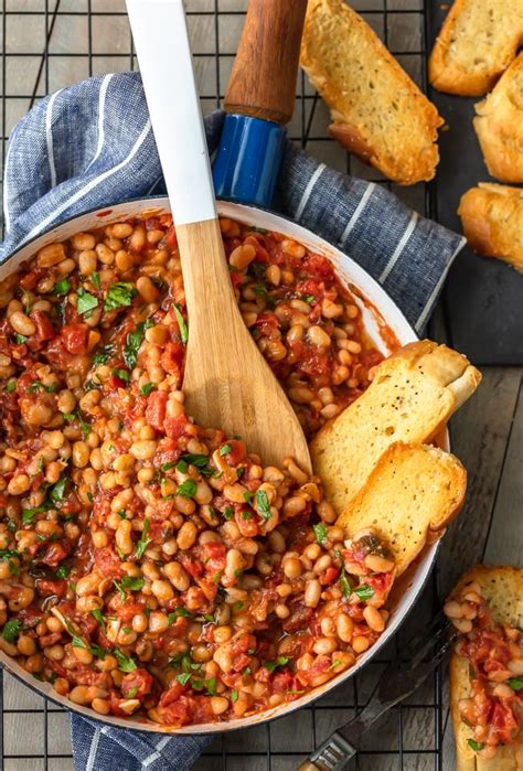 White Beans with Tomatoes and Garlic - Cannellini Beans {VIDEO!!!}