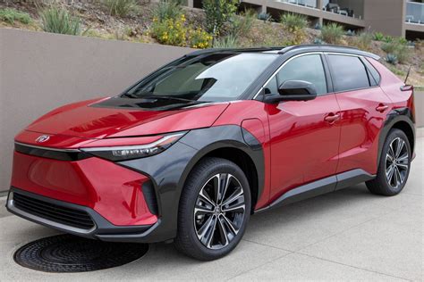 Is the 2023 Toyota bZ4X a Good EV? 6 Things We Like and 4 We Don’t ...