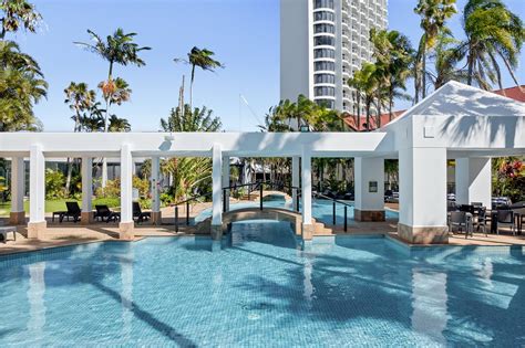 CROWNE PLAZA SURFERS PARADISE, AN IHG HOTEL $107 ($̶1̶2̶7̶) - Updated ...