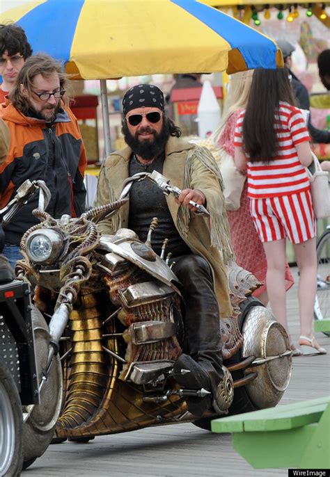 Jemaine Clement In 'Men In Black III': Boris On A Motorcycle (PHOTOS ...