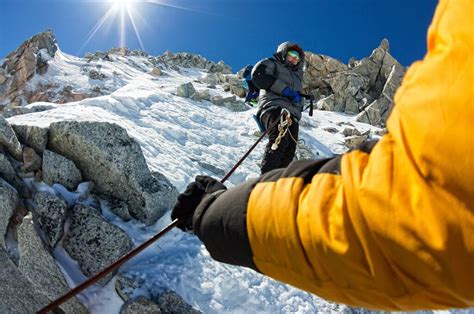 The 9 Best Climbing Ropes (2024 Buying Guide)