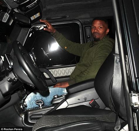 Jamie Foxx accidentally bares his buttocks at a Hollywood hotspot ...