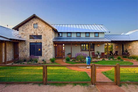 17+ New Hill Country Barndominium