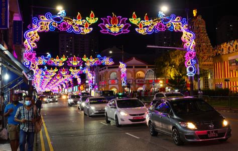 Singapore Lights up it's Little India District to welcome Diwali and be ...