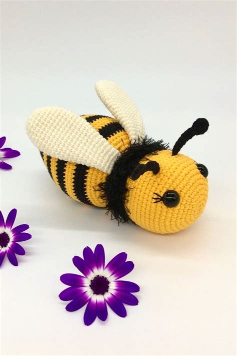 Free Crochet Bee Pattern - Cuddly Stitches Craft