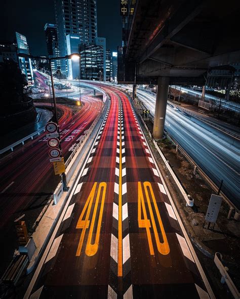 Vibrant Photos Capture the Energy of Tokyo Nightlife