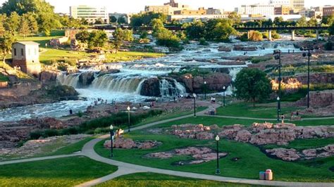 Relaxing experience - Falls Park, Sioux Falls Traveller Reviews ...