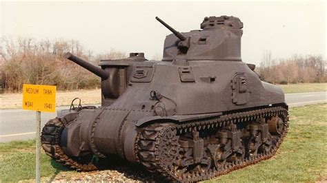 M3A1 Lee medium tank. http://www.toadmanstankpictures.com/m3a1_lee.htm ...