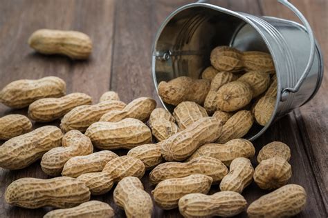 Canadian researchers discover genetic clue to peanut allergy - Food In ...