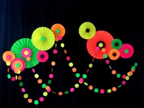 15 Awesome Glow-In-The-Dark Birthday Party Ideas - Spaceships and Laser ...