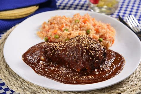 Mole Poblano con Arroz a la Mexicana | Receta | Recetas de comida ...