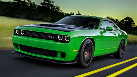 4K Ultra HD Green Dodge Challenger SRT Hellcat Wallpaper