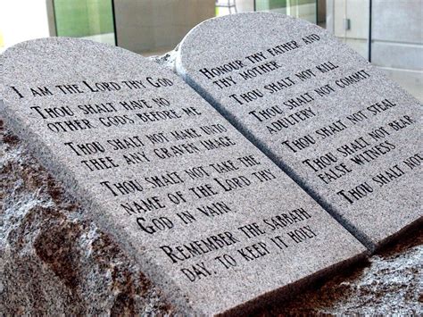 Ten Commandments monument returns to Montgomery for first time in 17 ...