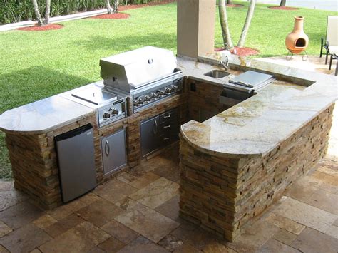 Outdoor kitchen island plans | Hawk Haven