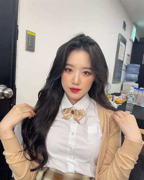 220521 (G)I-DLE Shuhua Instagram Update | kpopping