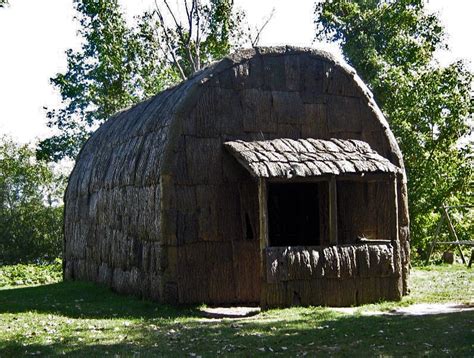 MODERN EASTERN WOODLAND INDIAN LONGHOUSES | Maison, Type de maison ...