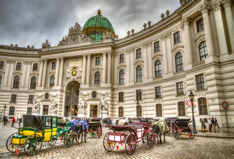 Vienna Hofburg Palace | HDR creme