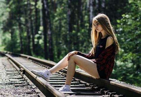 500Px Barefoot Model Woman