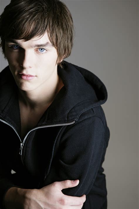 002 - 2007-02 013 - The Hoult Effect @ nicholas-hoult.net - Photo Gallery