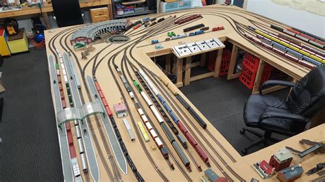 More HO scale layouts - Model railroad layouts plansModel railroad ...