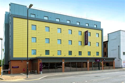 PREMIER INN NEWBURY TOWN CENTRE (LONDON ROAD) HOTEL - Updated 2024 ...