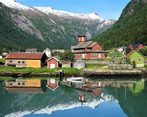 From Fjærland: Fjord Cruise to Balestrand (One way) — Glacier Tour