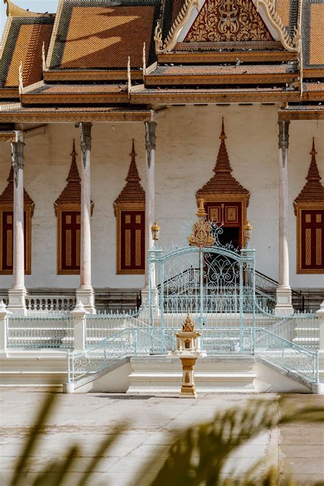 A Complete Guide to Visiting The Royal Palace, Phnom Penh — ALONG DUSTY ...