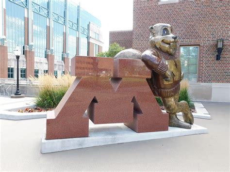 Goldy The Gopher Statue - a photo on Flickriver