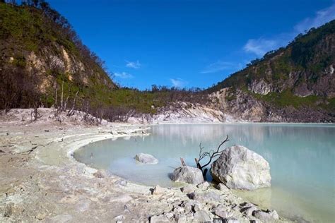 Sunrise Trekking At Sunan Ibu Kawah Putih