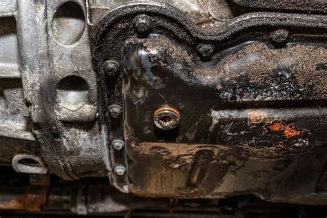 Why are my car and engine leaking oil? 8 causes & fixes | Maritime Herald