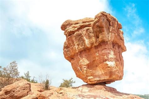 10 Gorgeous Rock Formations You Can Visit Around the World