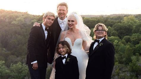 Gwen Stefani Shares NEW Wedding Photo With Blake Shelton and Her Three ...