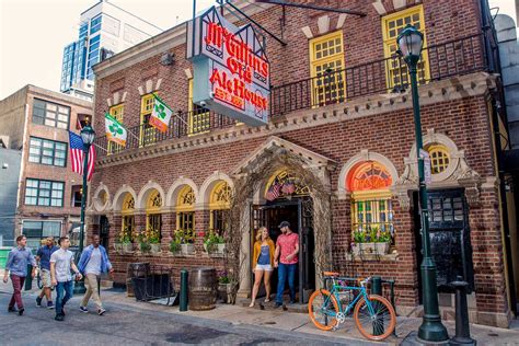 7 of the Oldest Bars in America | Wine Enthusiast